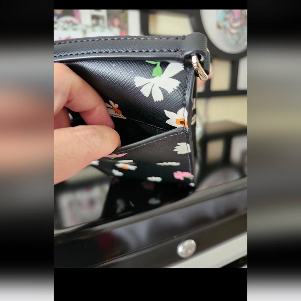 ❣️EUC❣️SM Kate Spade Black and Pink Floral Crossbody Bag - Picture 3 of 5